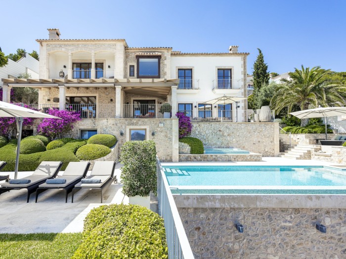 Pool area villa of Finca Zircon in Mallorca